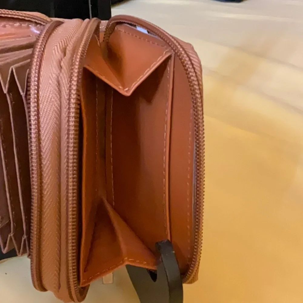 Source Unknown Brown Key & Card Holder with Zipper Closure